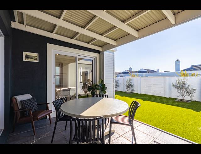 3 BEDROOM FREESTANDING FOR SALE IN SUNNINGDALE